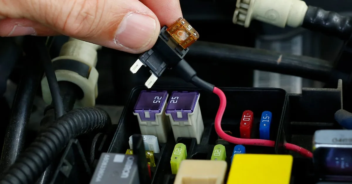 hardwire dash cam fuse box