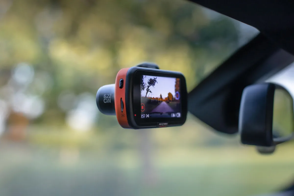 how does a dash cam work