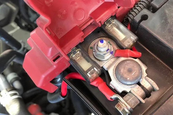jump start car battery with portable jump starter